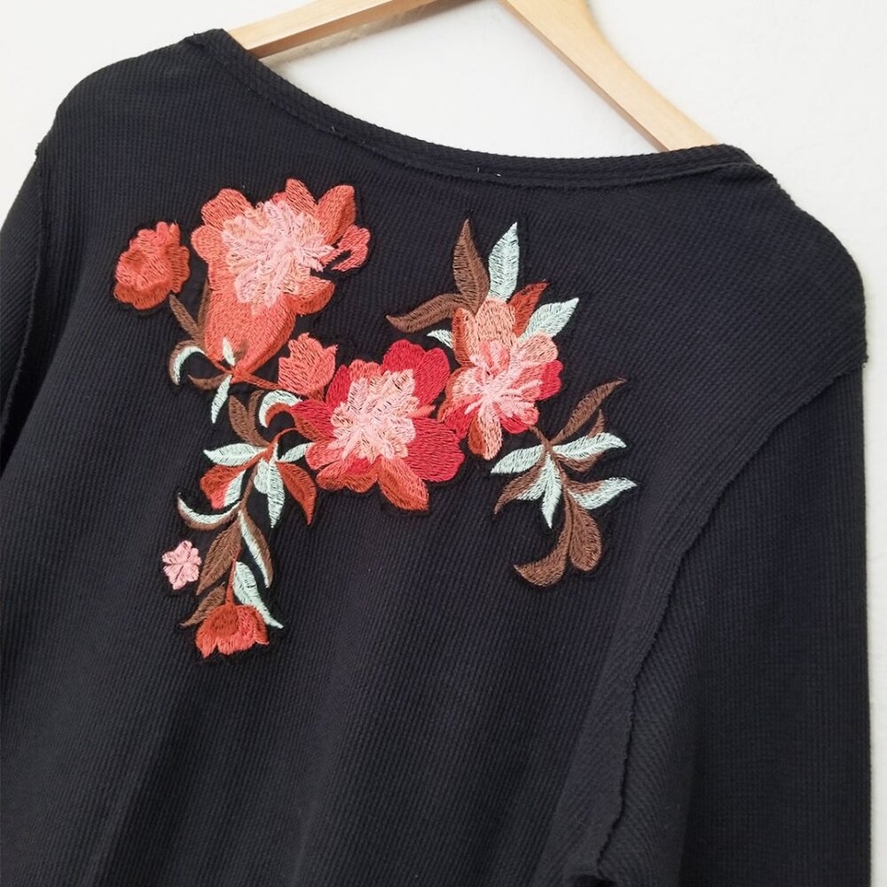 Soft Surroundings Wildflower Floral Embroidered Thermal Top Waffle Knit Black L - Picture 10 of 16